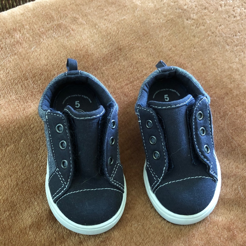 Toddler blue shoes